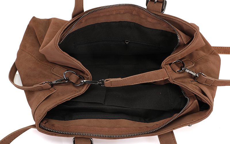 Camel Shopper Windsor